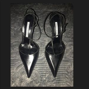 MANOLO BLAHNIK T-STRAP HEELS - SZ 38